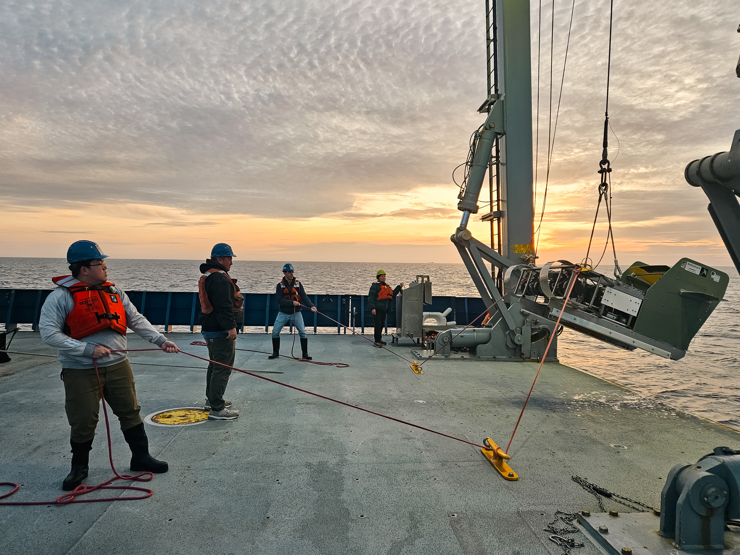 Stingray imaging platform recovery at sea.